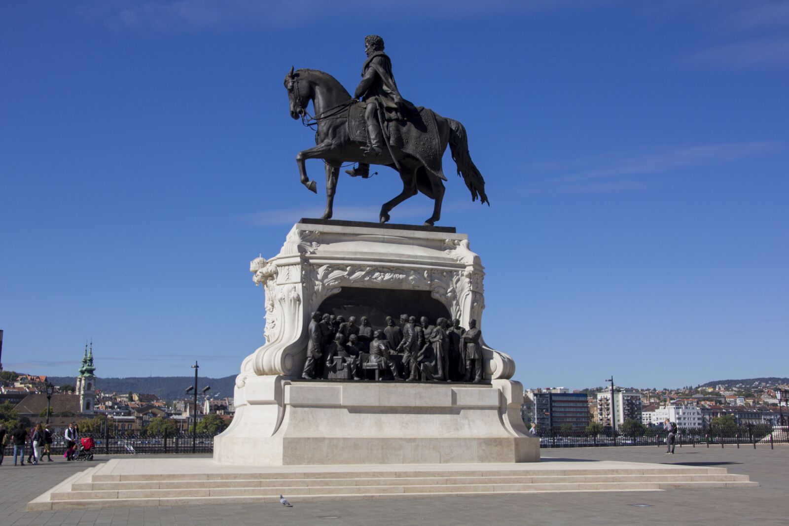 Canon EOS 60D sample photo. Hungary, statue, budapest photography