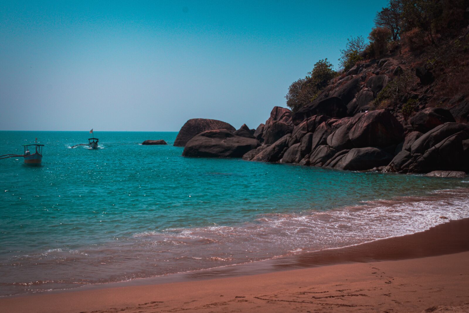 Nikon D5600 sample photo. Butterfly beach, goa, india photography