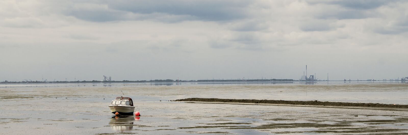 Canon EOS 1100D (EOS Rebel T3 / EOS Kiss X50) sample photo. Beach, water, mud photography