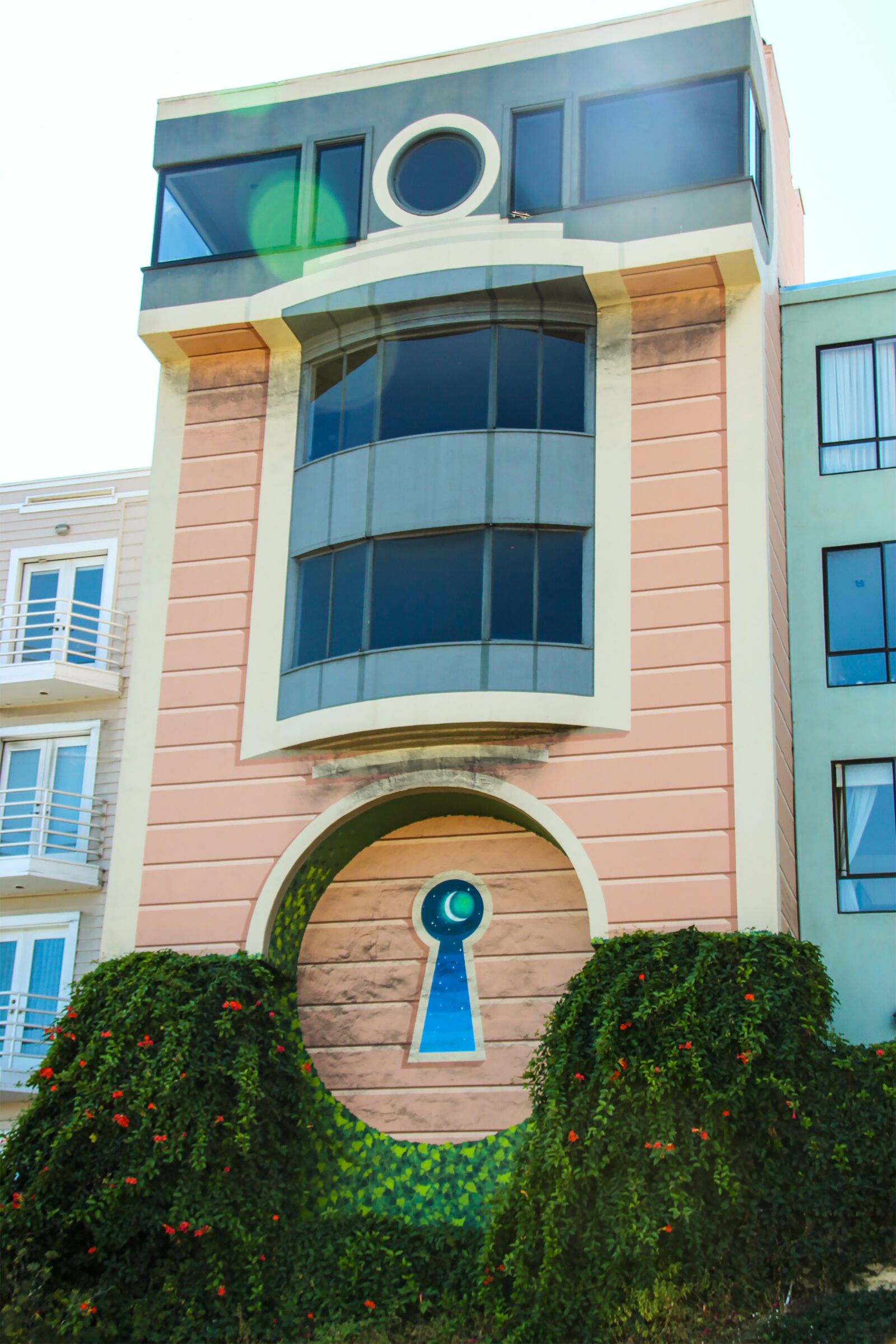 Canon EOS 600D (Rebel EOS T3i / EOS Kiss X5) sample photo. Building, keyhole, key photography