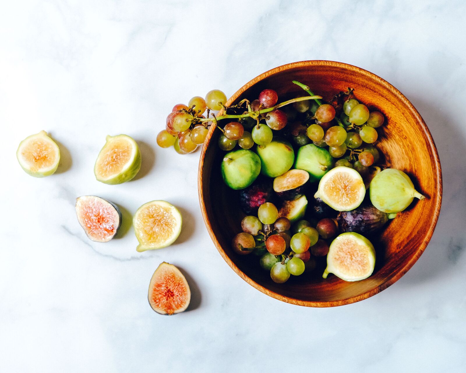 Fujifilm X-T20 sample photo. Fruit bowl, figs, grapes photography