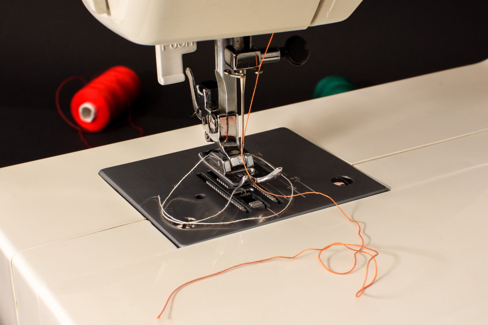 Nikon D7200 sample photo. Sewing machine, sew, thread photography