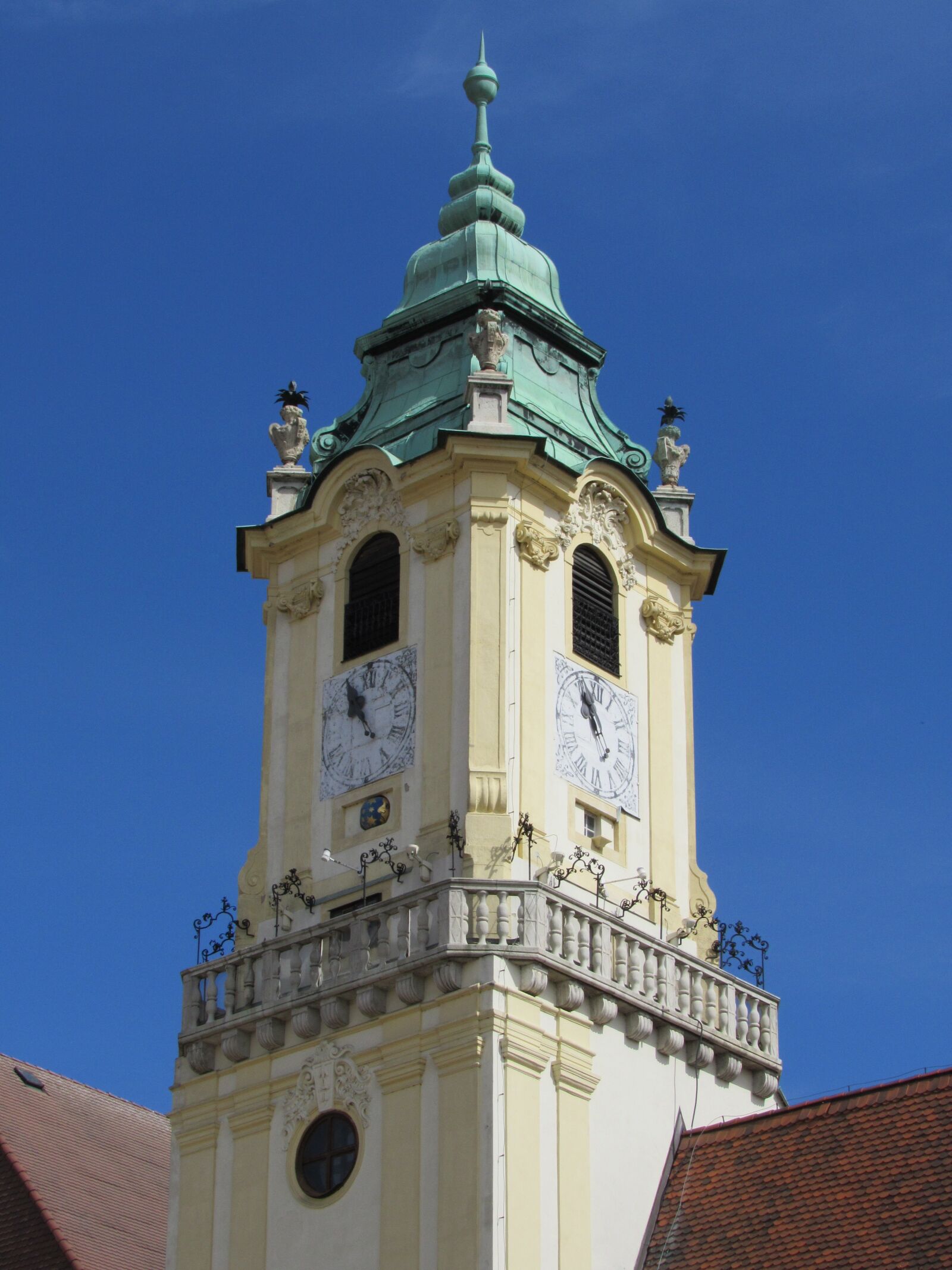 Canon PowerShot SX530 HS sample photo. Bratislava, slovakia, center photography