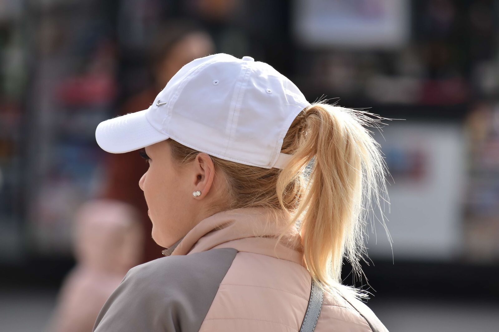 Nikon D5500 sample photo. Blonde hair, elegance, gorgeous photography