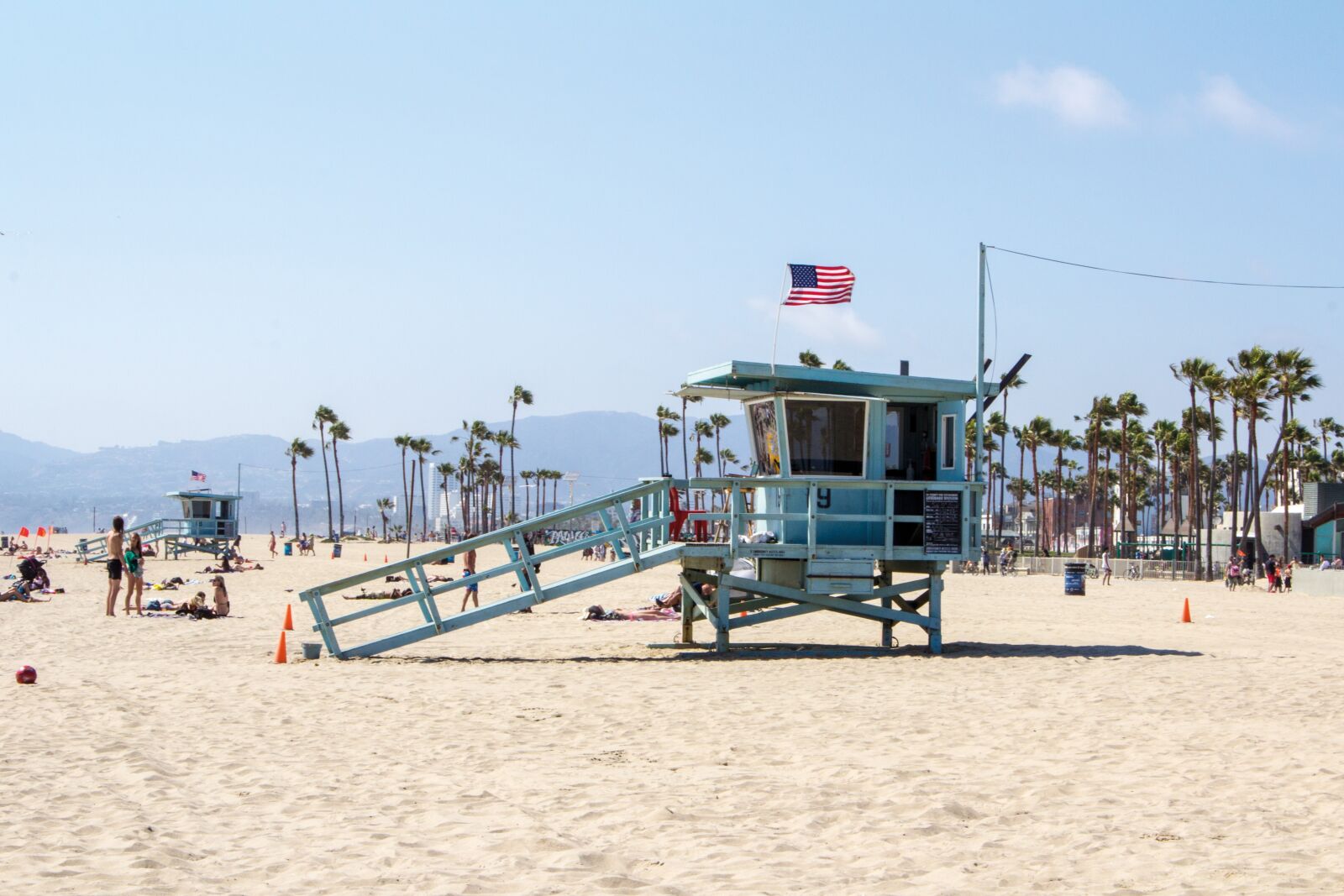 Canon EOS 600D (Rebel EOS T3i / EOS Kiss X5) sample photo. Beach, lifeguard tower, los photography