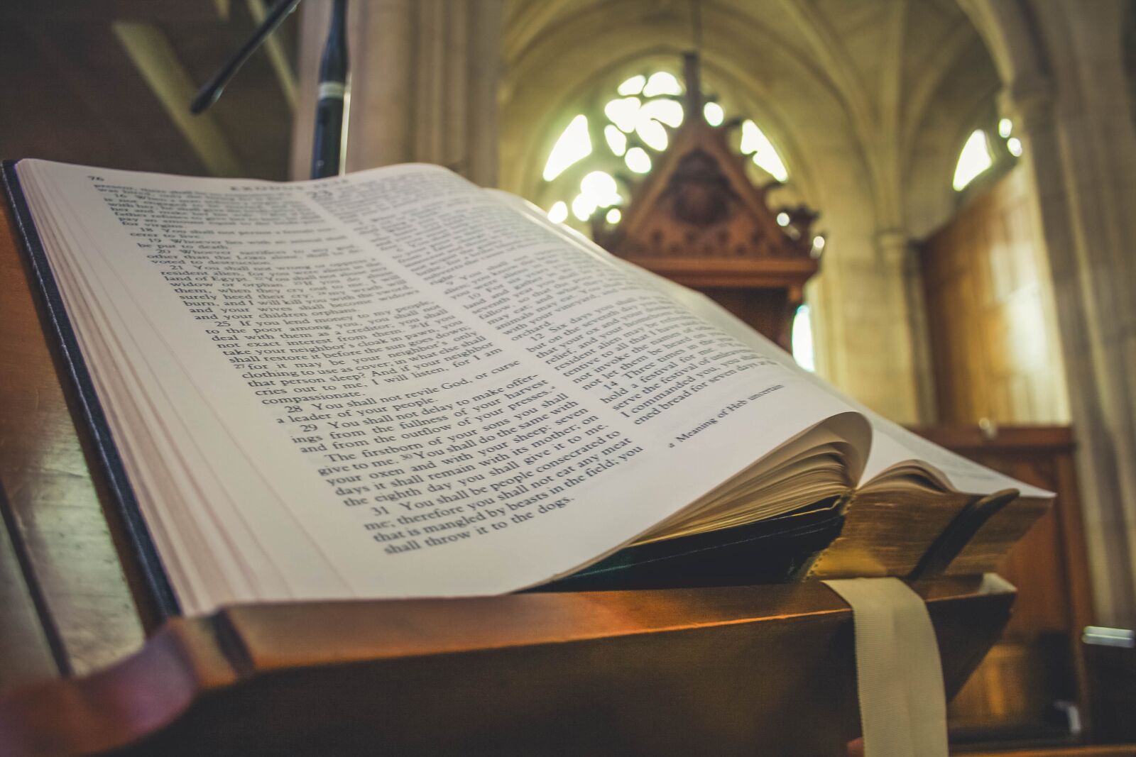Canon EF-S 18-55mm F3.5-5.6 II sample photo. Bible, church, religion photography