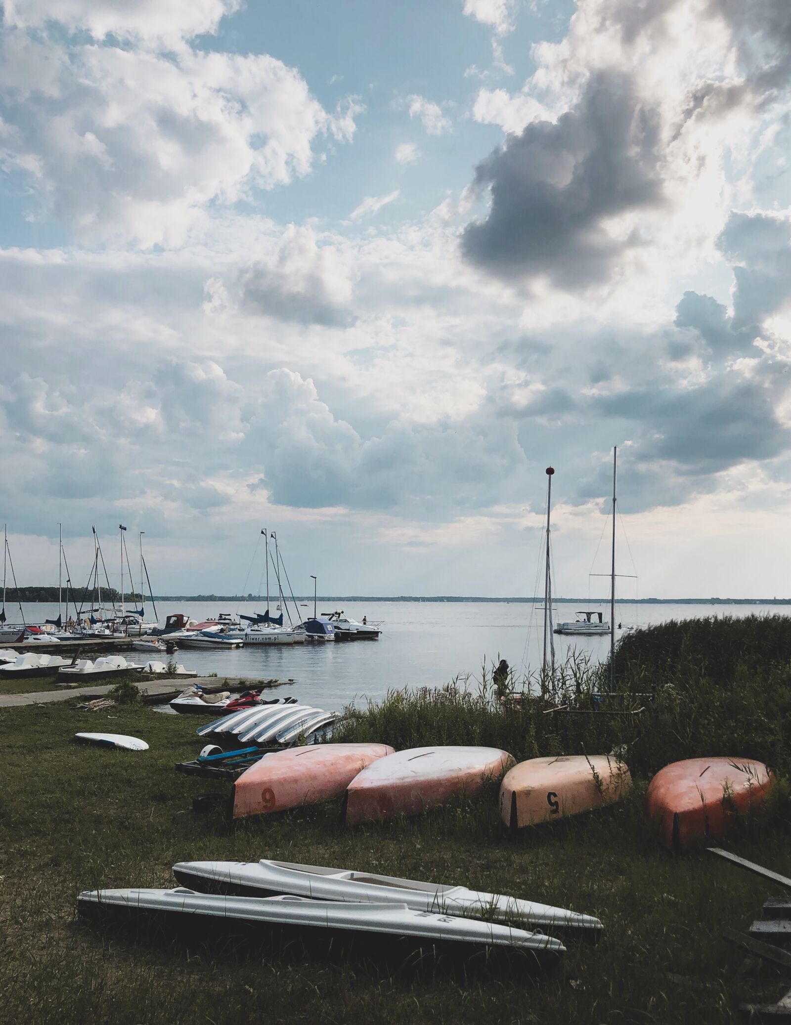 Apple iPhone 8 sample photo. Boat, lake, water photography