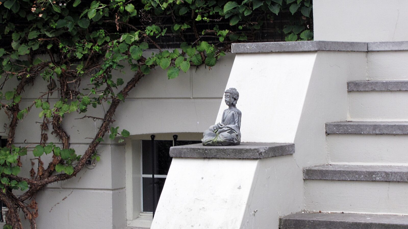 Canon PowerShot SX10 IS sample photo. Buddha, meditation, garden statue photography