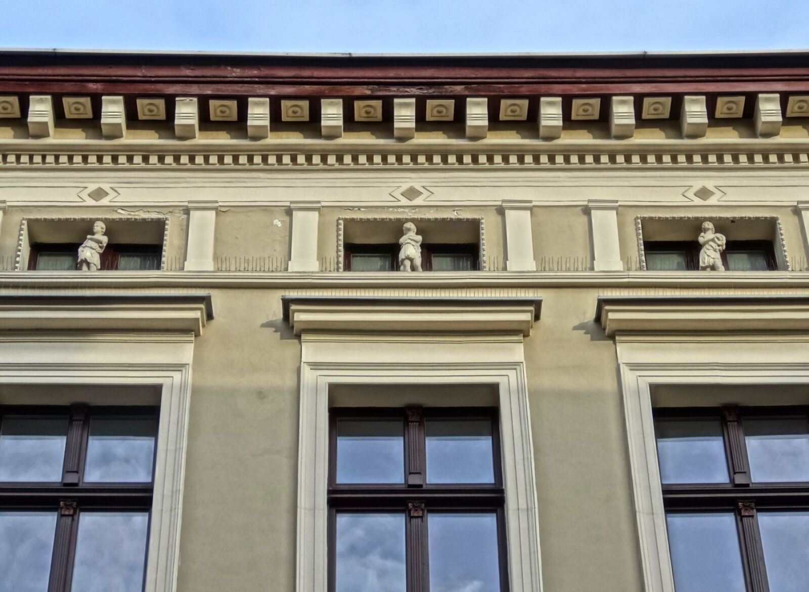 Sony Cyber-shot DSC-HX20V sample photo. Bydgoszcz, facade, windows photography