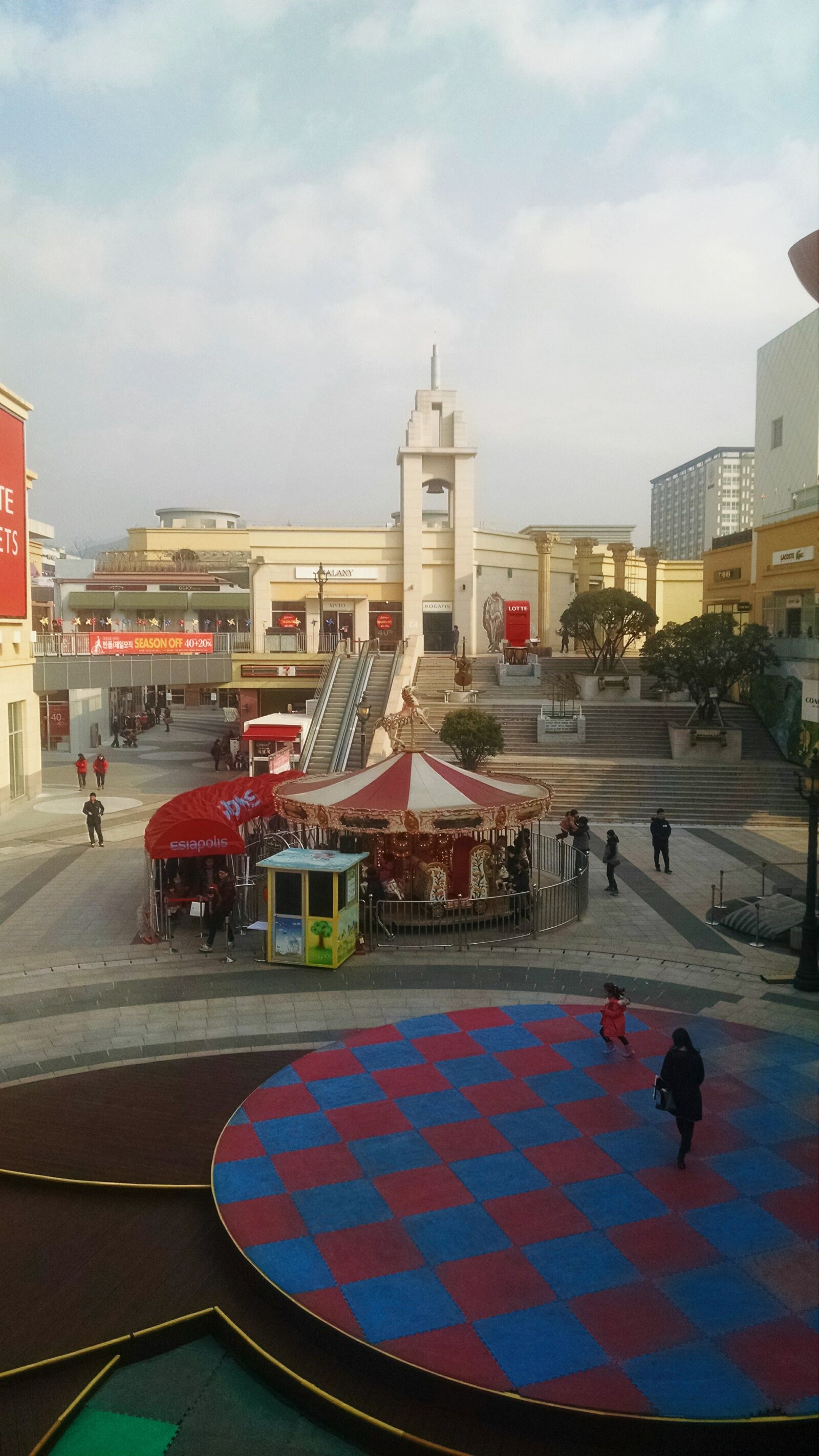 Motorola Moto X (1st Gen) sample photo. Mall, shopping, theme, landmarks photography