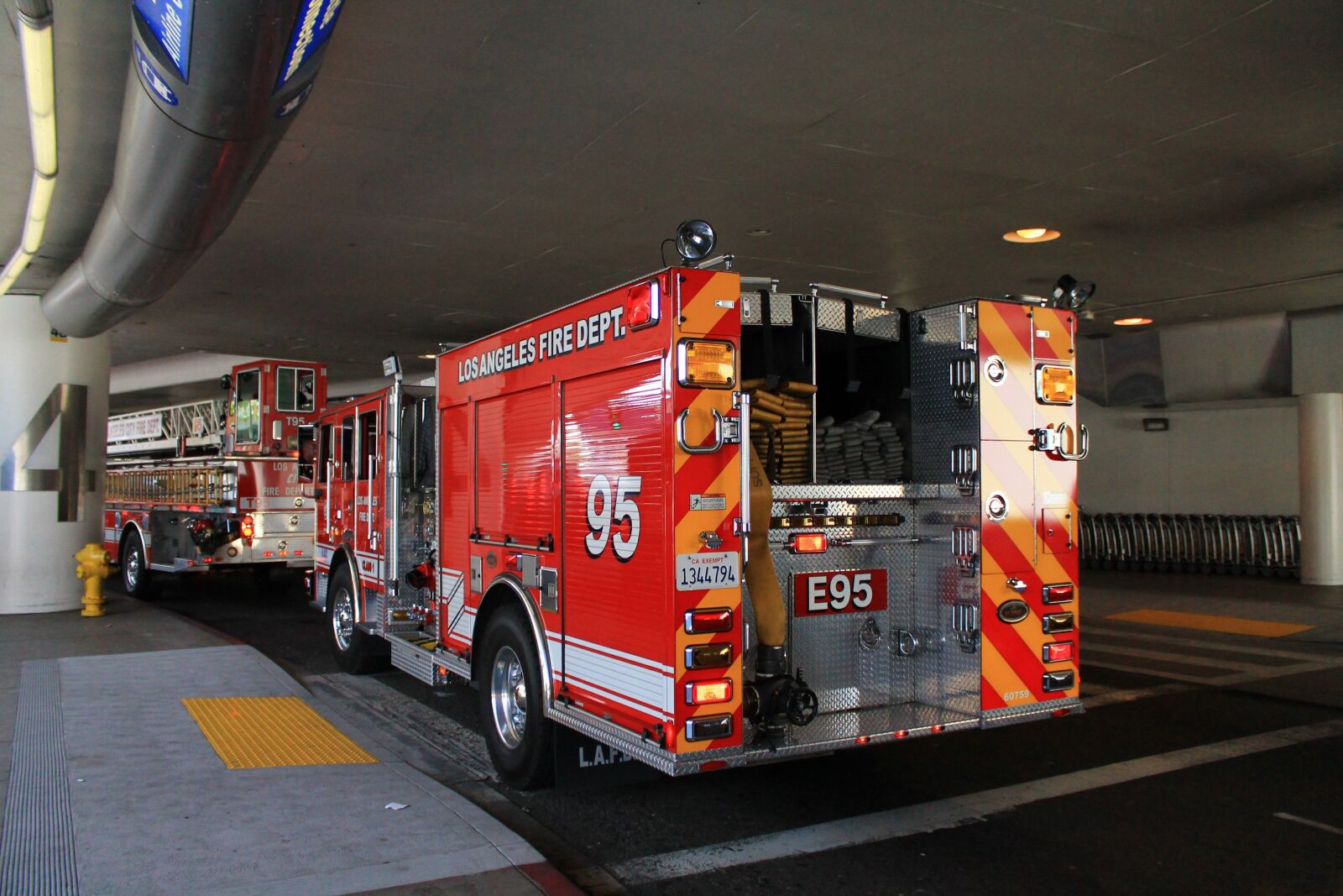 Canon EOS 1100D (EOS Rebel T3 / EOS Kiss X50) sample photo. Fire truck, firefighters, red photography