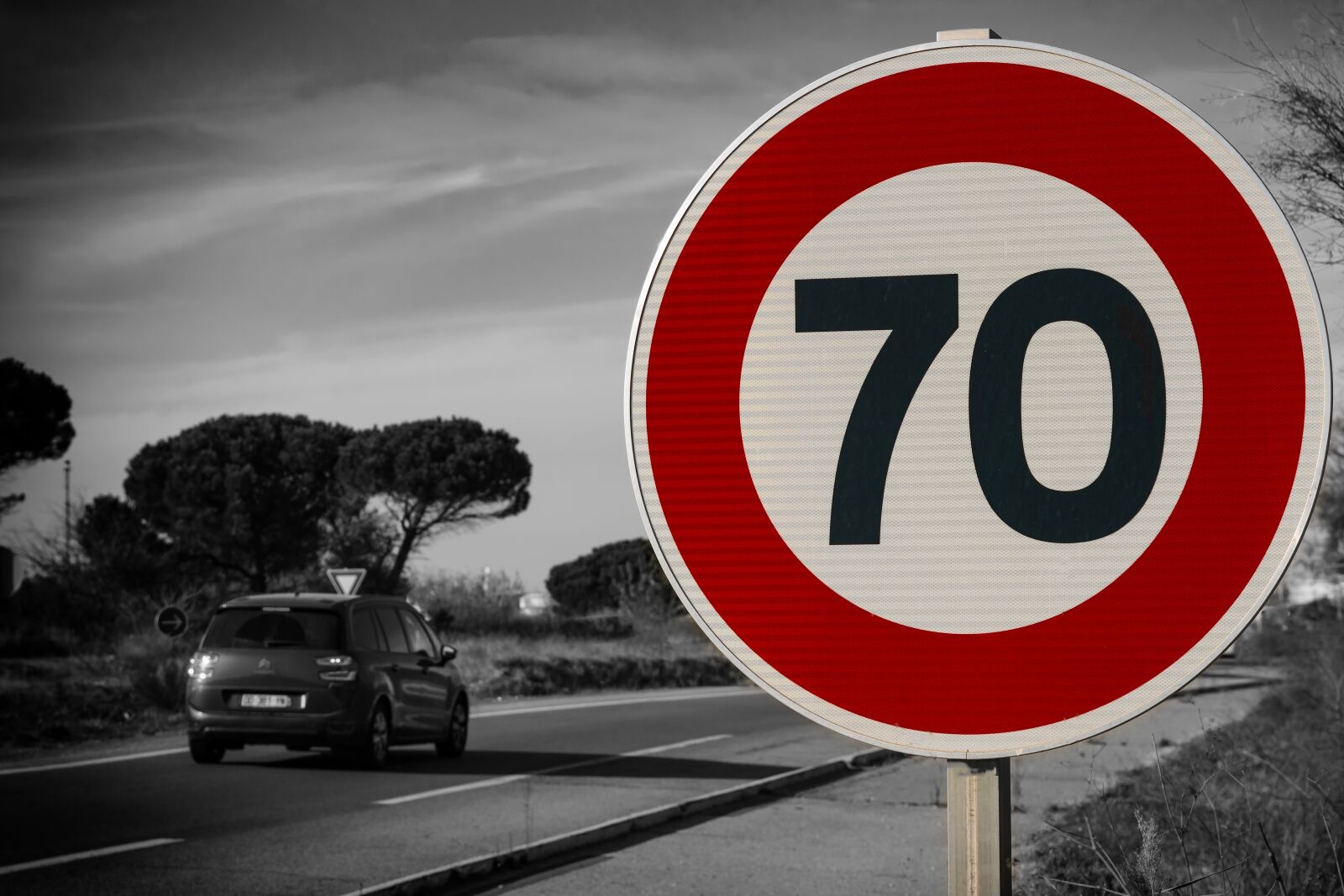 Nikon D3300 sample photo. Traffic sign, road, road photography