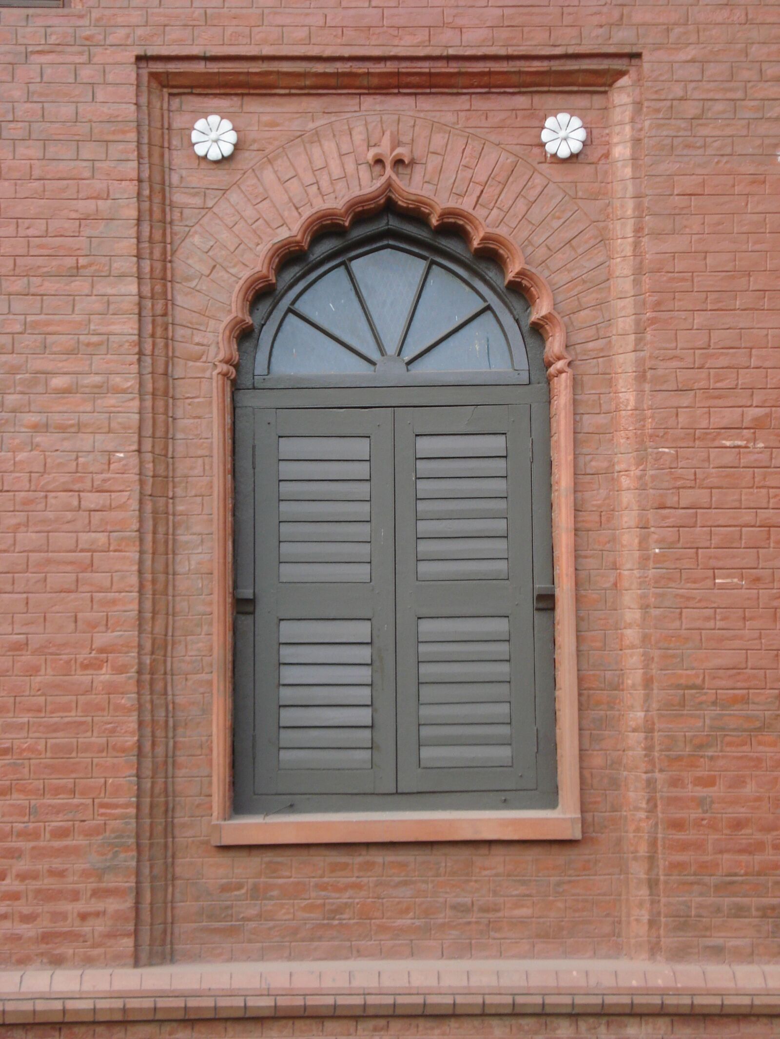 Sony DSC-W55 sample photo. Front of curzon hall's photography