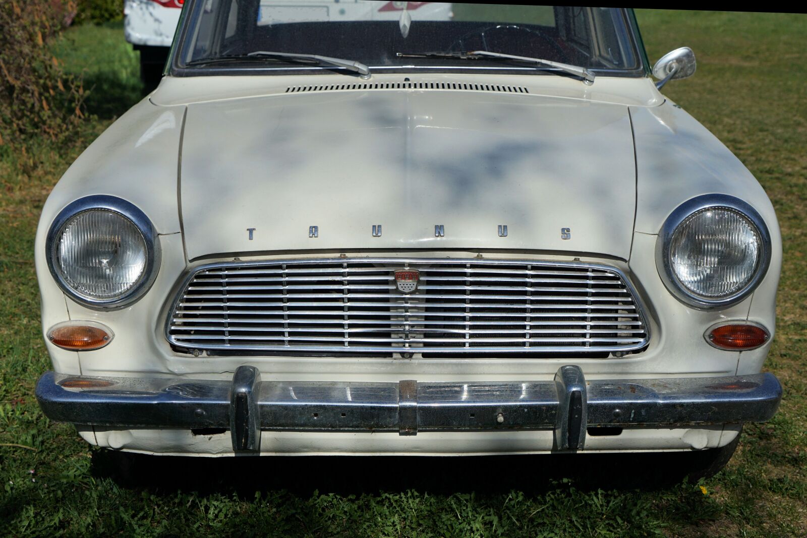 Sony a7 II + Sony Vario Tessar T* FE 24-70mm F4 ZA OSS sample photo. Oldtimer, auto, taunus photography