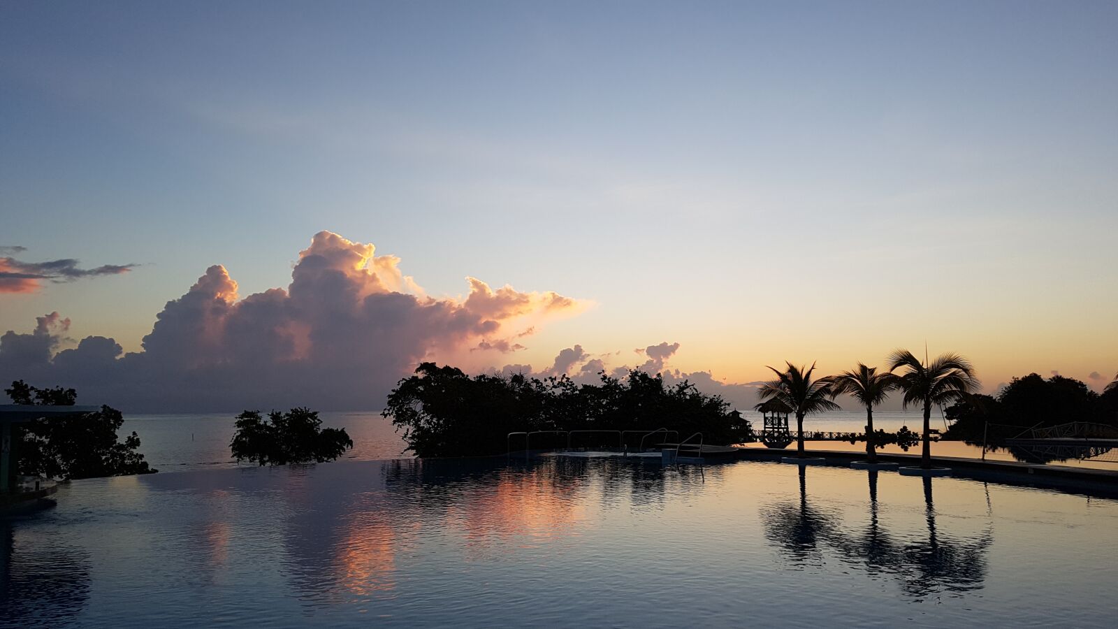 Samsung Galaxy S7 sample photo. Jamaica, sunrise, water photography