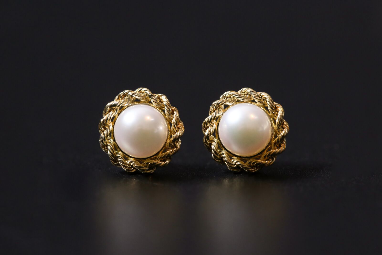Canon EF 100mm F2.8L Macro IS USM sample photo. Jewelry, jewellery, earrings photography