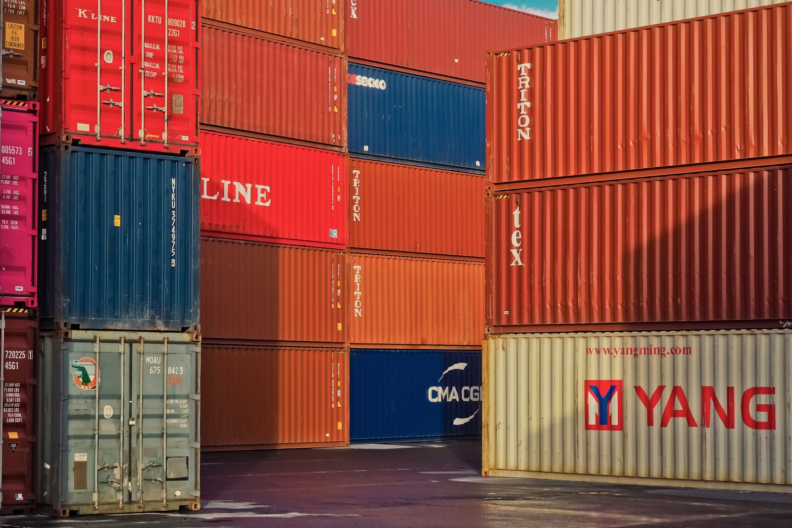 Olympus OM-D E-M10 sample photo. Container, container port, port photography