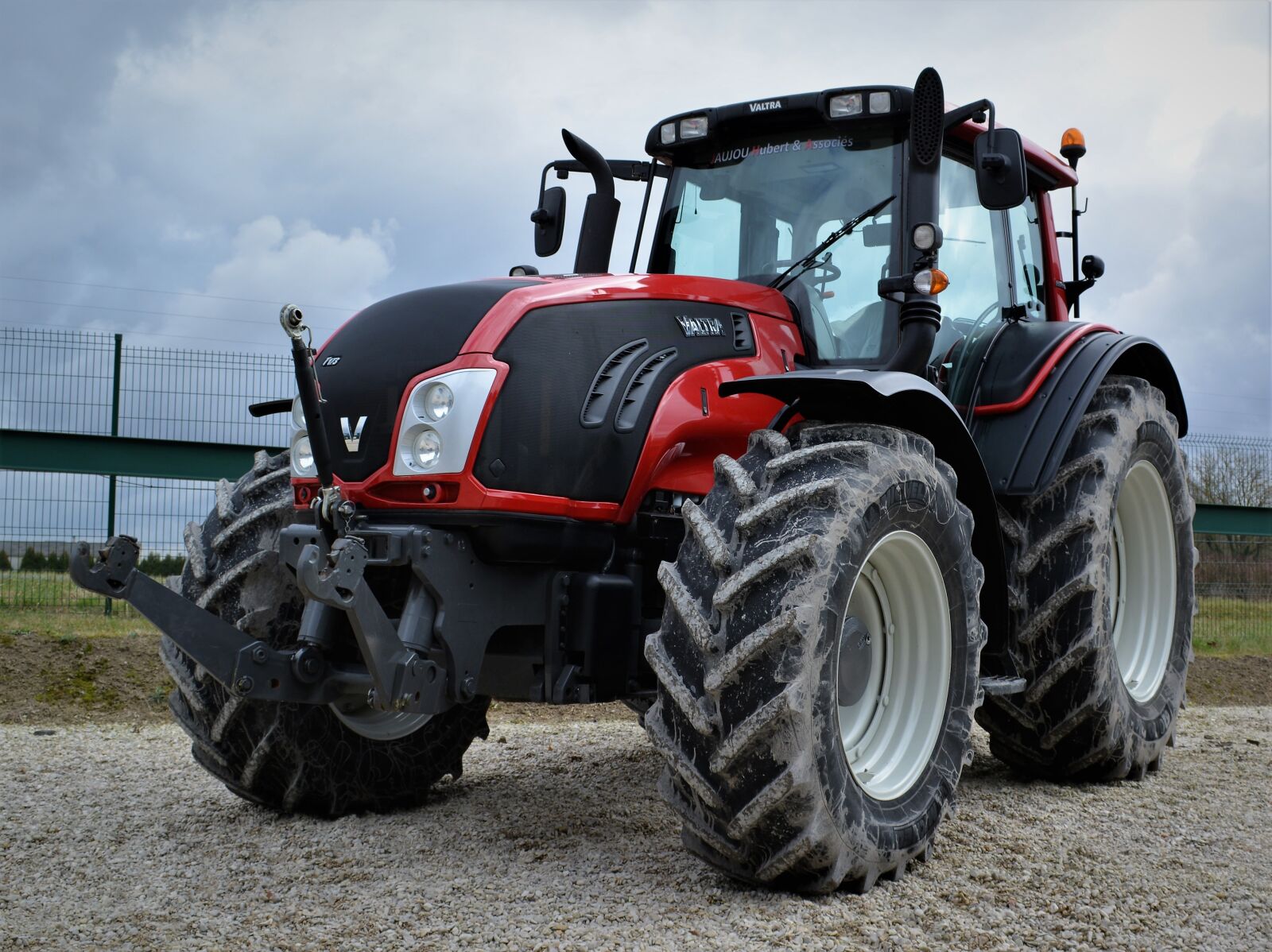Nikon D5200 sample photo. Valtra, earth, machine photography