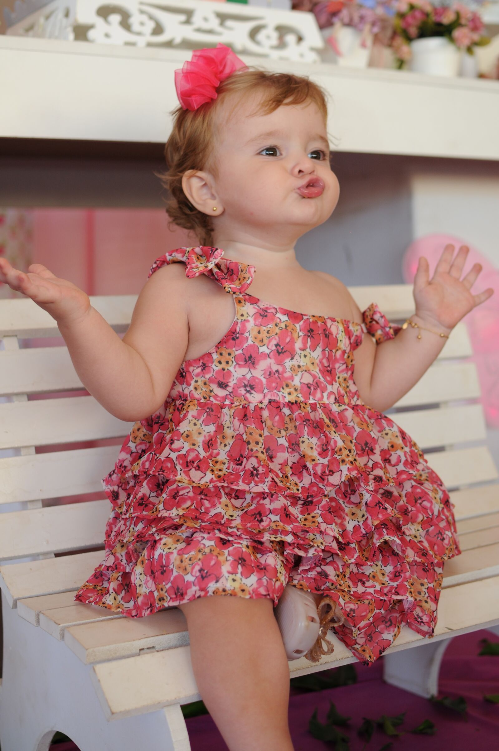 Nikon D300S sample photo. Peck, child, pout photography