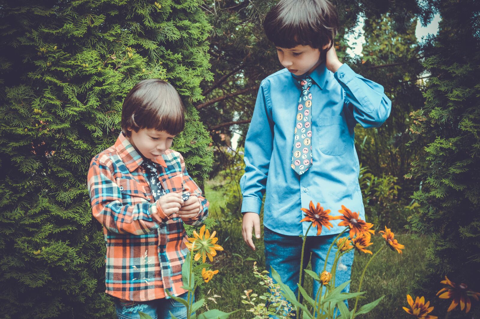 Nikon D3200 sample photo. Kids, garden, play photography