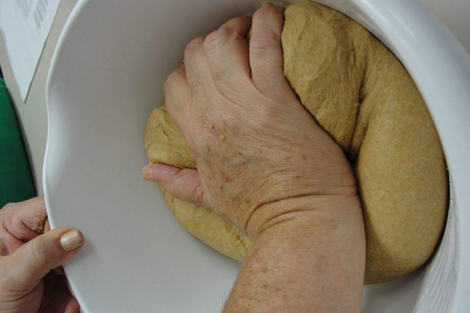 Sony Cyber-shot DSC-H20 sample photo. Bread, knead, dough photography