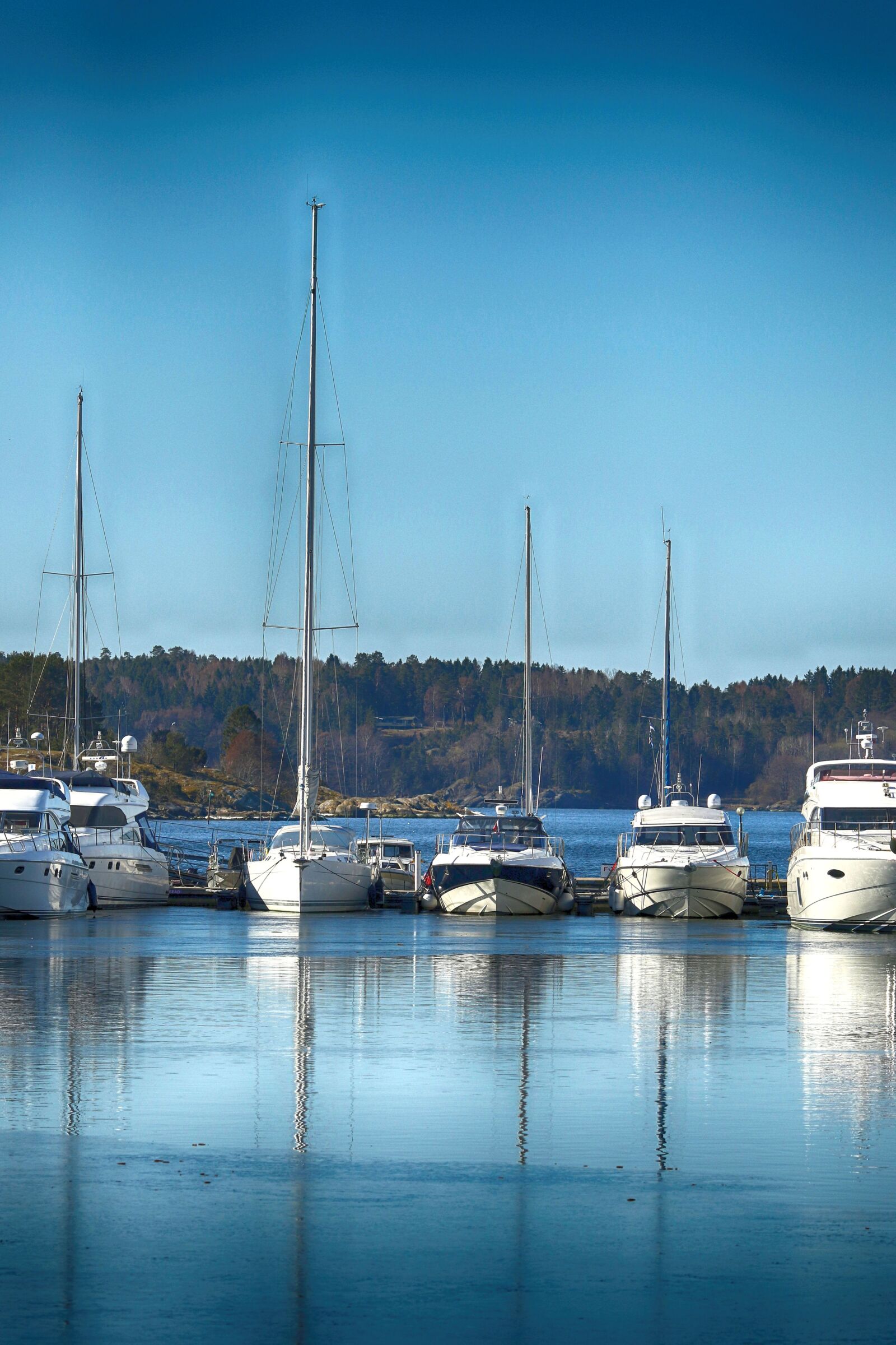 Canon EOS 7D Mark II + Canon EF 135mm F2L USM sample photo. Boat, harbour, sea photography