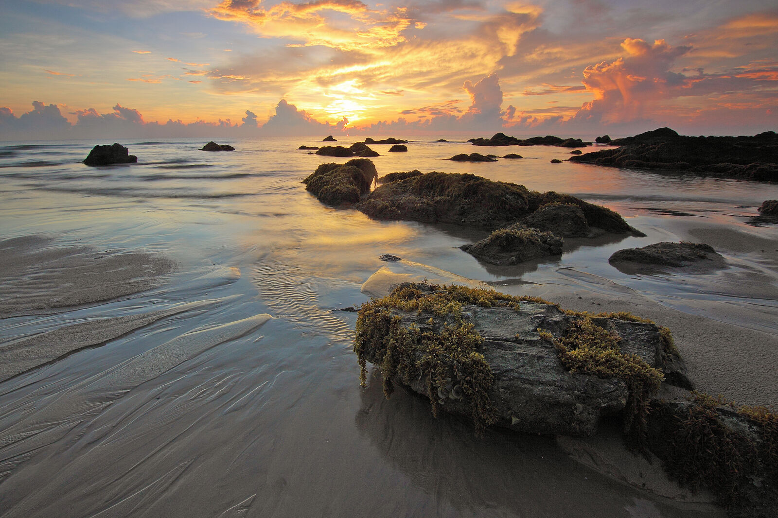 Canon EOS 50D sample photo. Sea, rock, under, white photography