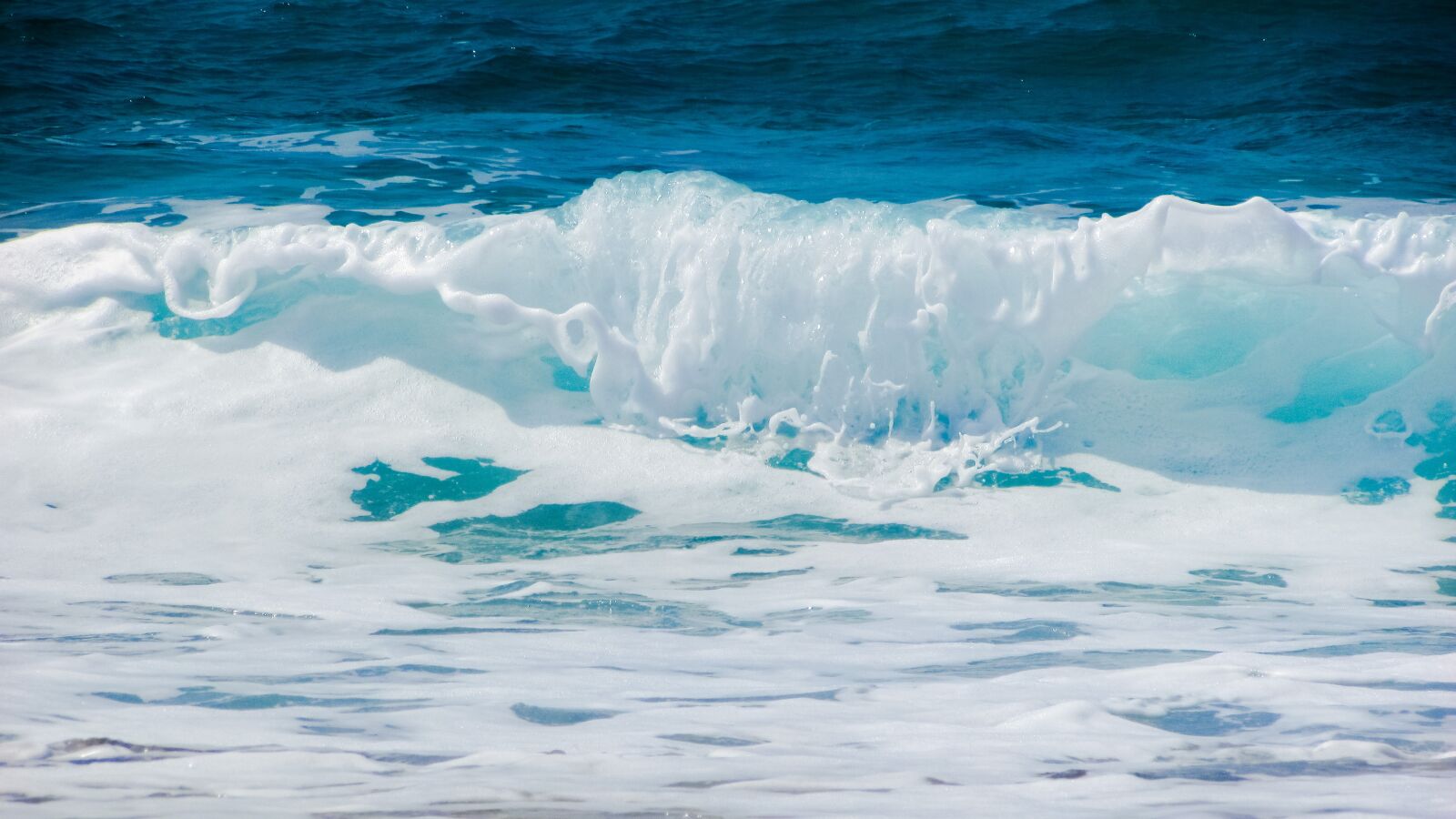 Canon PowerShot SX400 IS sample photo. Wave, foam, spray photography