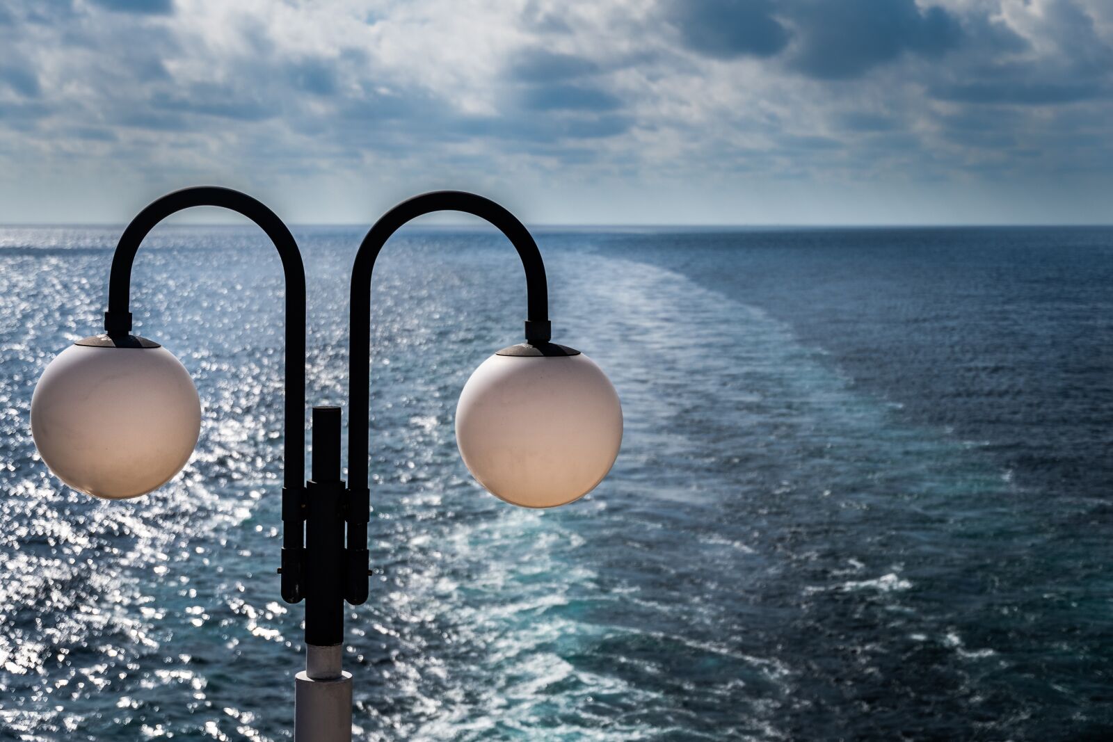 Nikon D500 sample photo. Sea, lamp, water photography