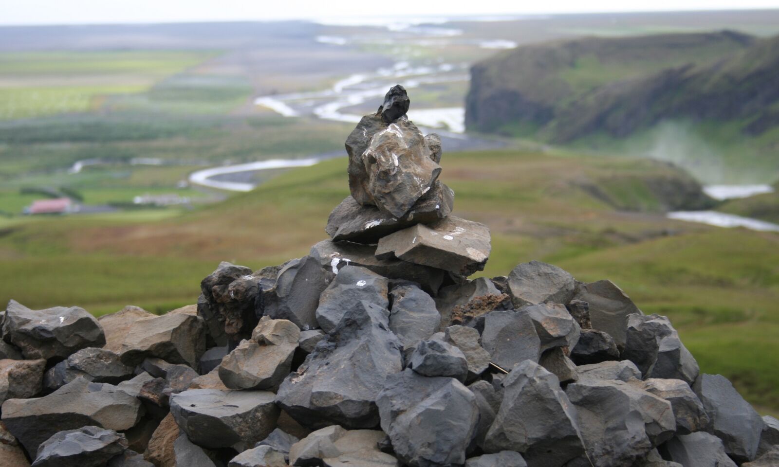 Canon EOS 350D (EOS Digital Rebel XT / EOS Kiss Digital N) sample photo. Cairn, iceland, icelandic photography