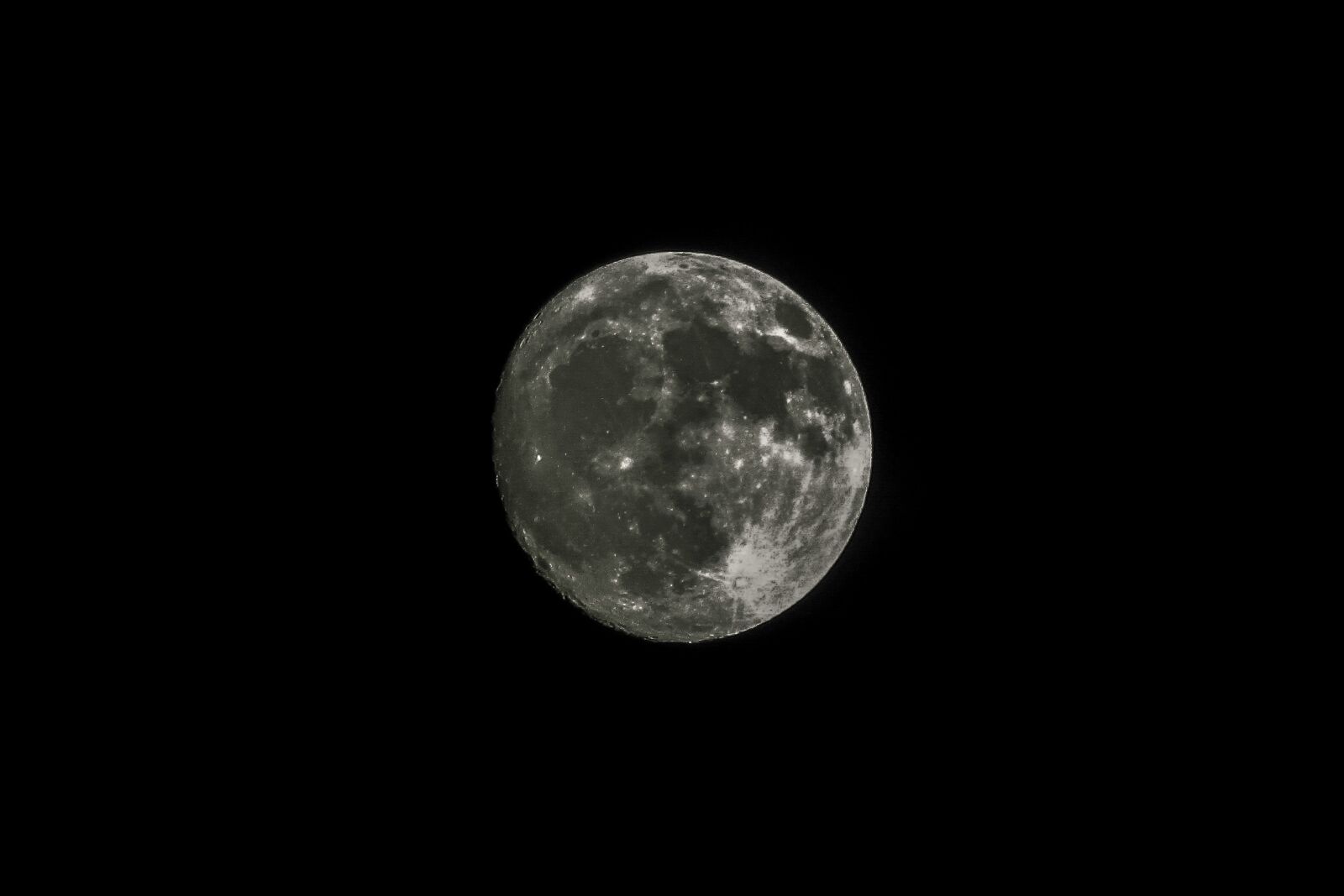 Canon PowerShot SX400 IS sample photo. Satellite, moon, night photography