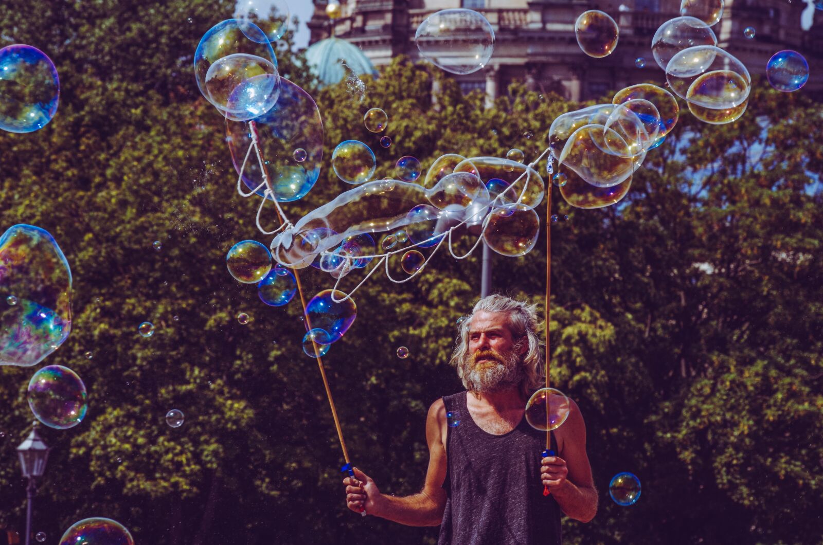 Pentax K-30 sample photo. Soap bubbles, street artists photography