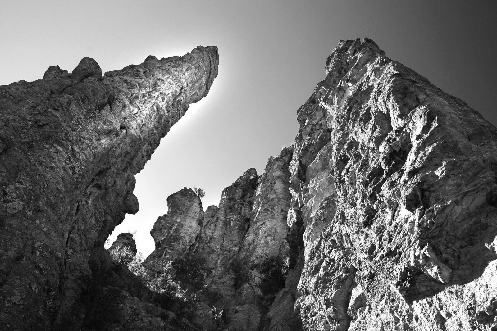 Canon EOS 500D (EOS Rebel T1i / EOS Kiss X3) sample photo. Geology, stone, monochrome, mountain photography