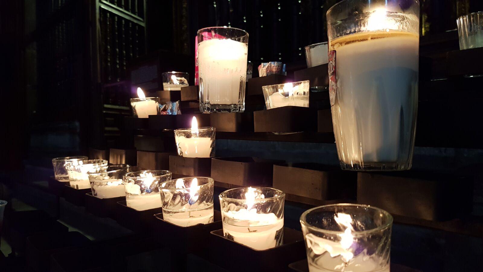 Samsung Galaxy S7 sample photo. Candles, light, flame photography