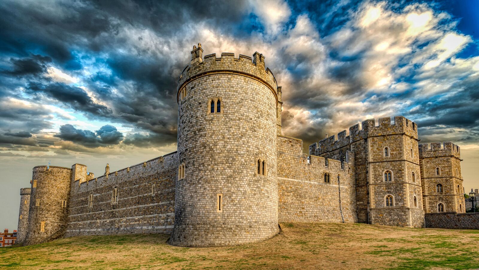 Canon EF 16-35mm F4L IS USM sample photo. Windsor, castle, london photography