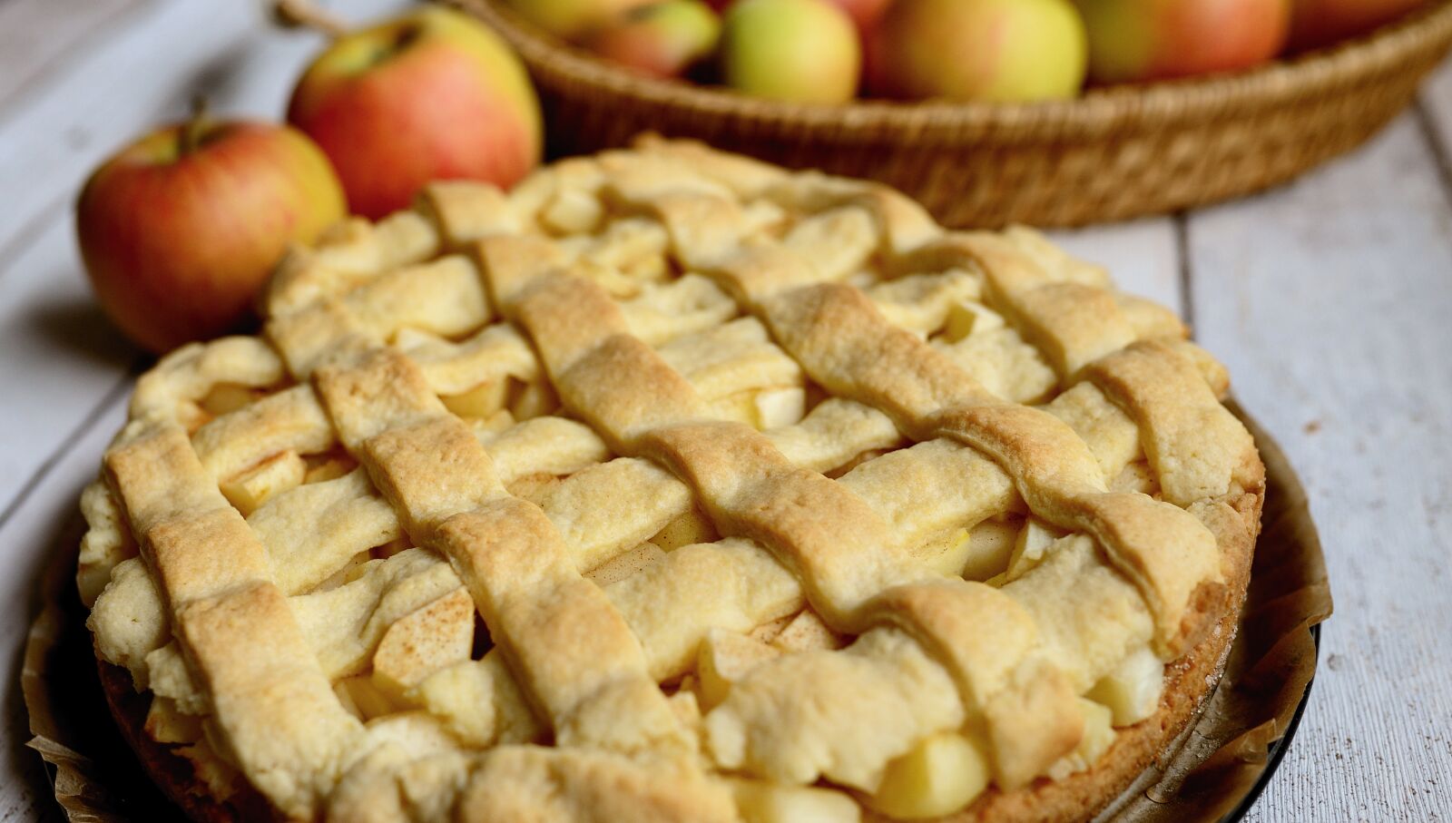 Nikon D610 sample photo. Cake, apple pie, bake photography