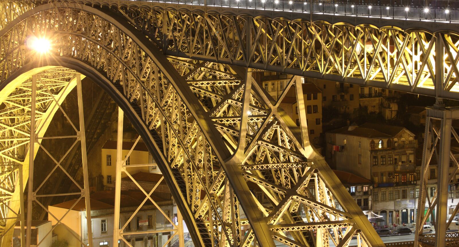 Canon EOS 550D (EOS Rebel T2i / EOS Kiss X4) sample photo. Architecture, steel, travel photography