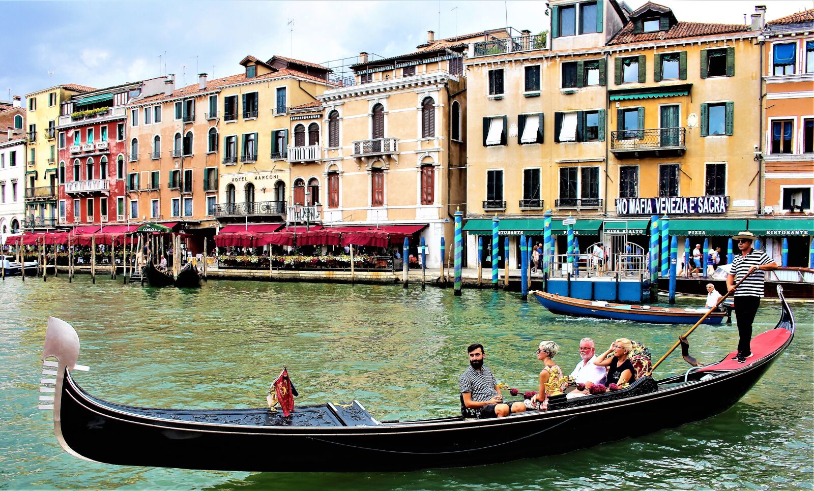 Canon EOS 700D (EOS Rebel T5i / EOS Kiss X7i) sample photo. Venice, channel, gondola photography