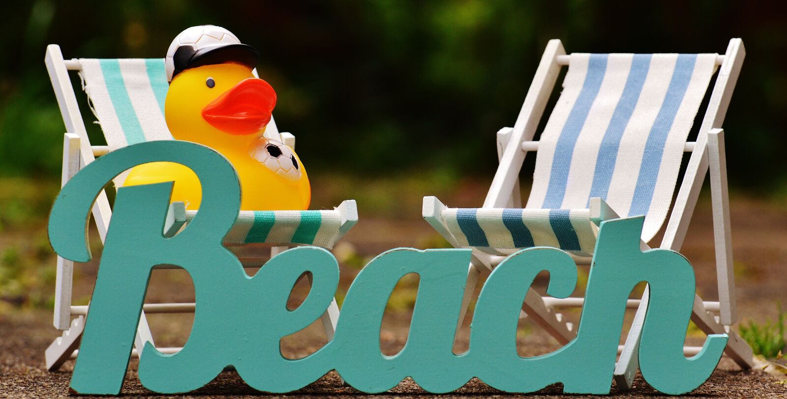 Nikon D3200 sample photo. Sun loungers, beach, font photography