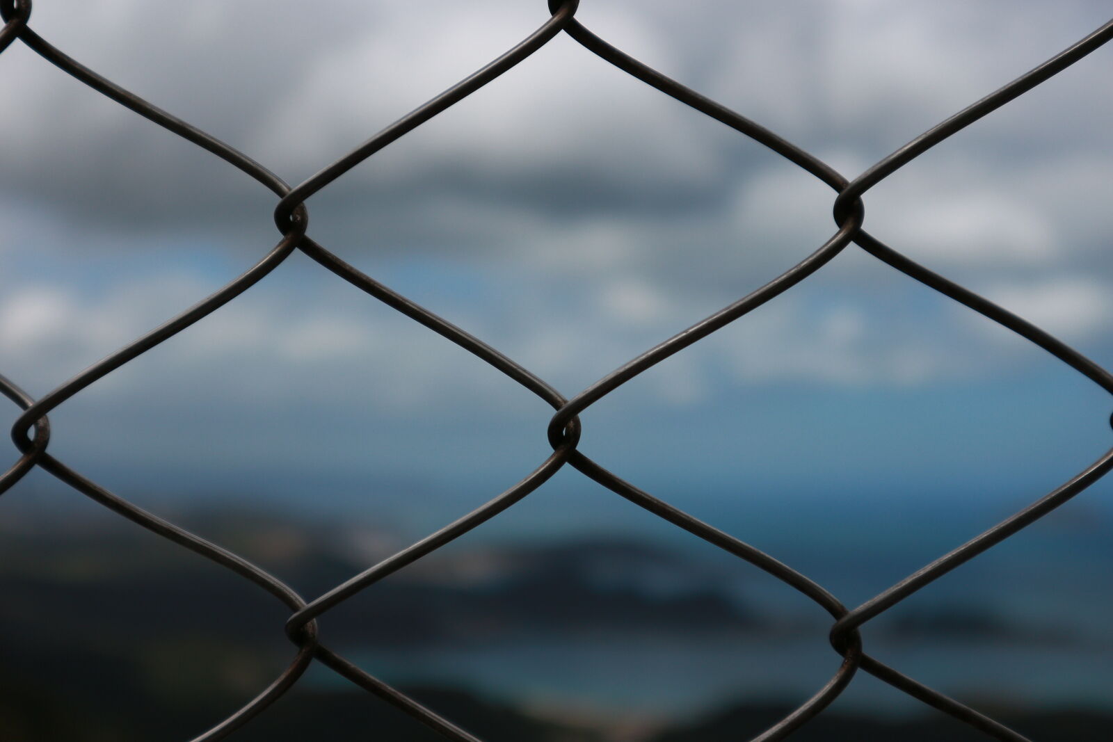 Canon EOS M sample photo. Gray, metal, cage photography