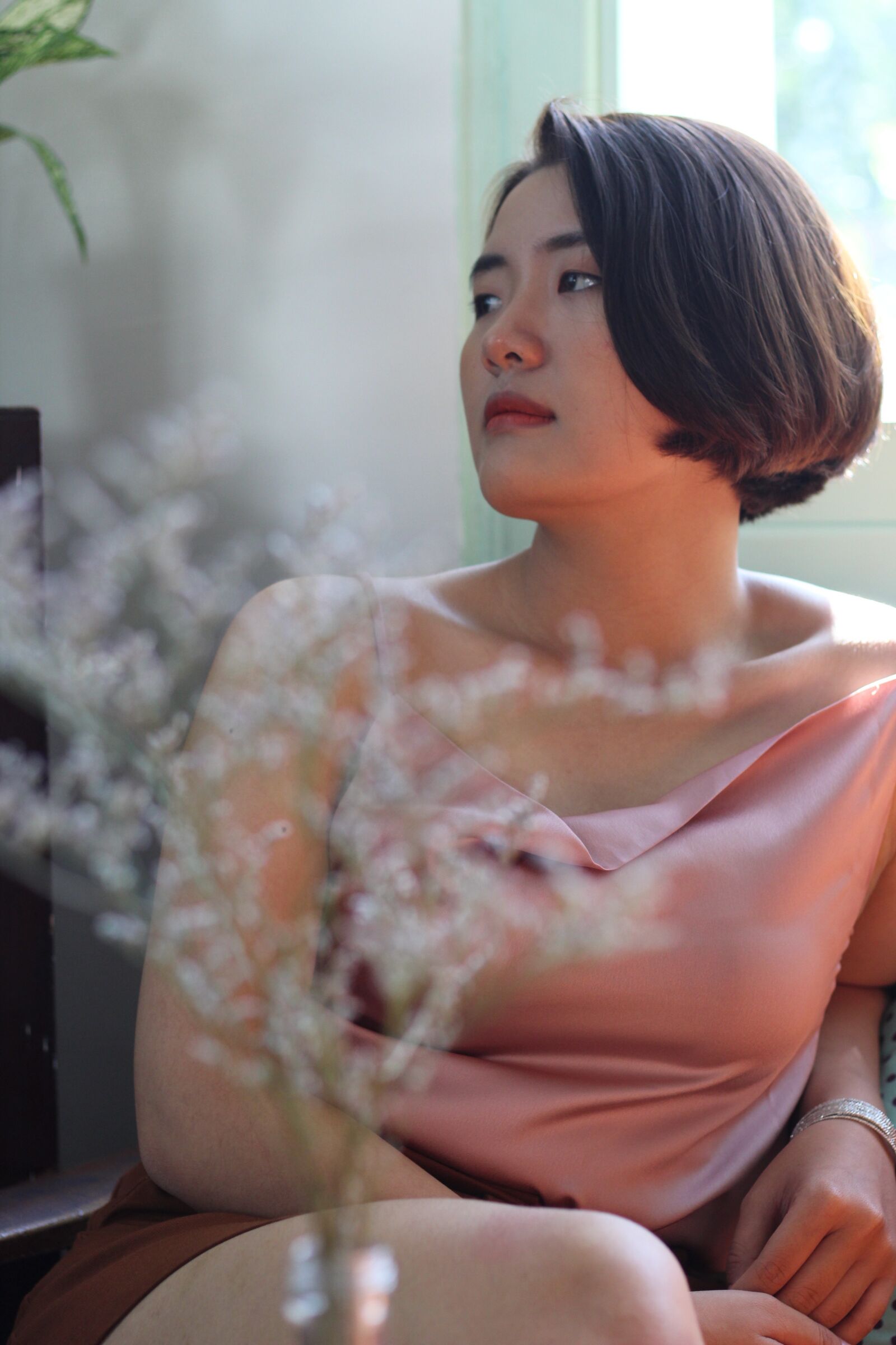 Canon EOS 1300D (EOS Rebel T6 / EOS Kiss X80) + Canon EF 50mm F1.8 STM sample photo. Vietnamese, asia, lady photography
