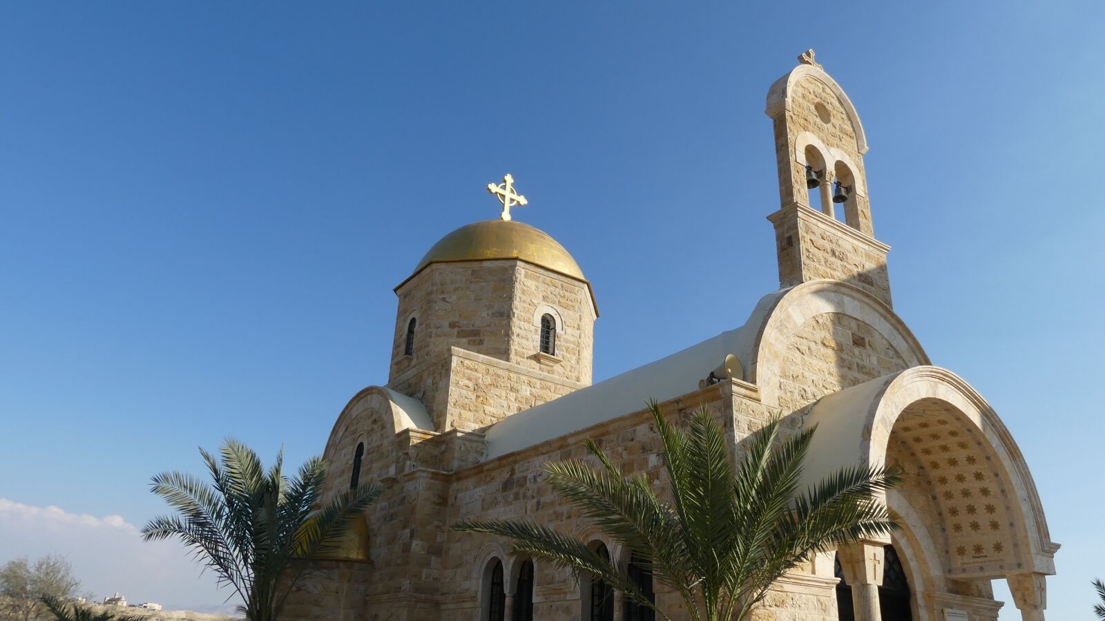 Panasonic Lumix DMC-FZ300 sample photo. Jordan, church, christianity photography