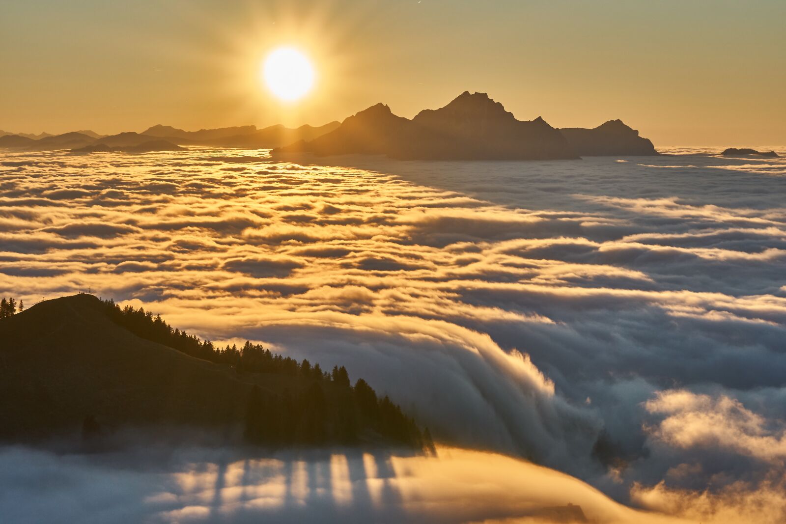 Sony a6300 sample photo. Fog, sunset, alpine photography