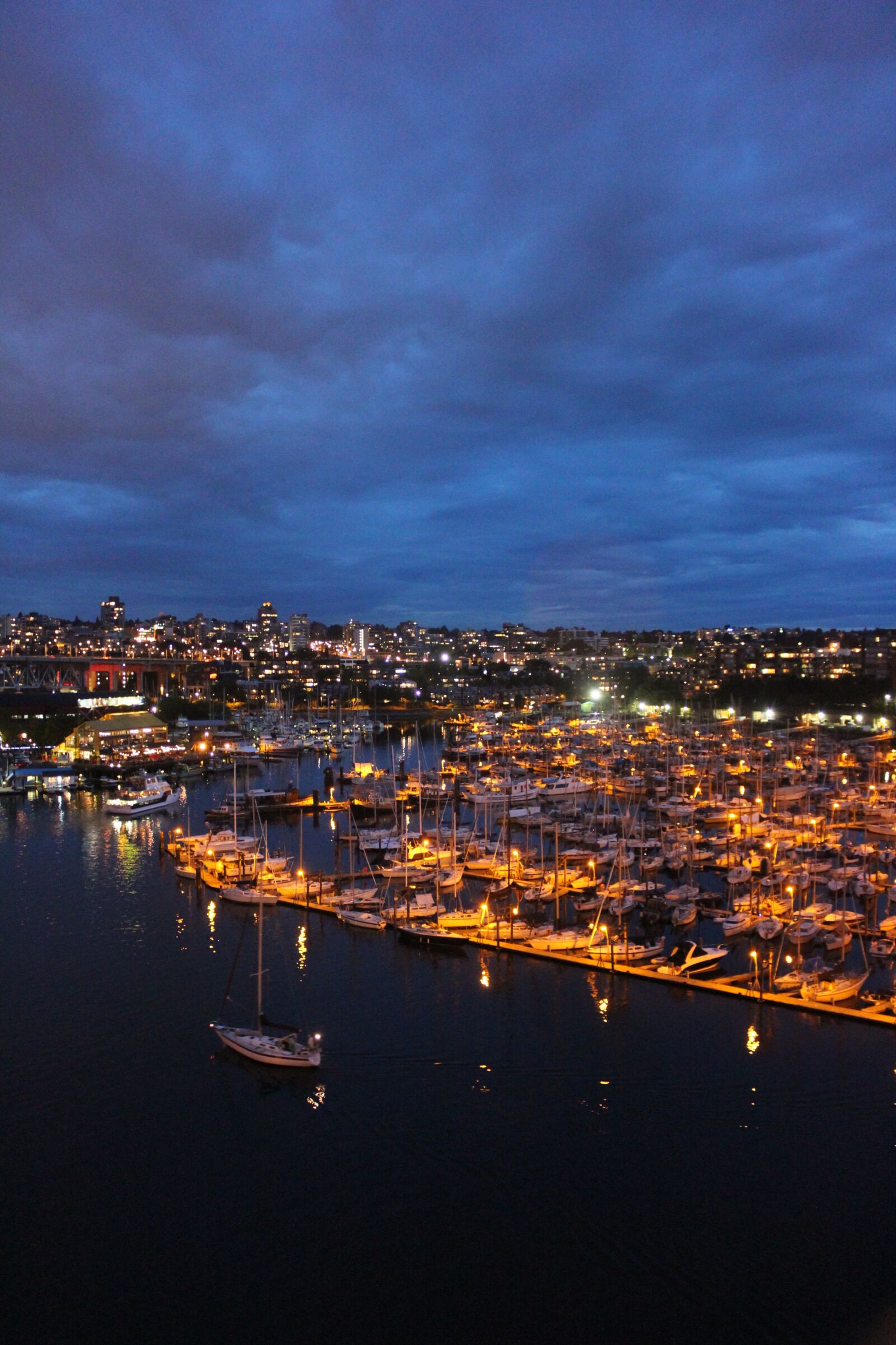 Canon EOS 600D (Rebel EOS T3i / EOS Kiss X5) sample photo. Night view, night, sea photography