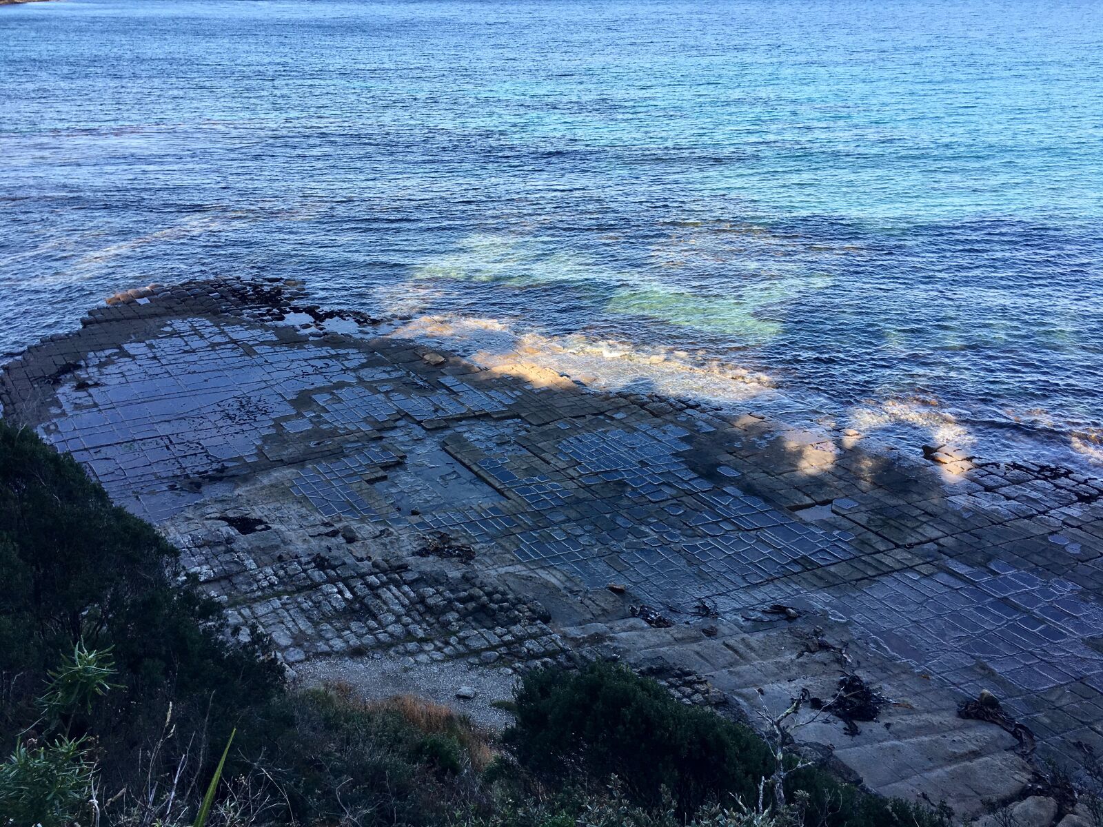 iPhone 6s Plus back camera 4.15mm f/2.2 sample photo. Tessellated pavement, rock formations photography