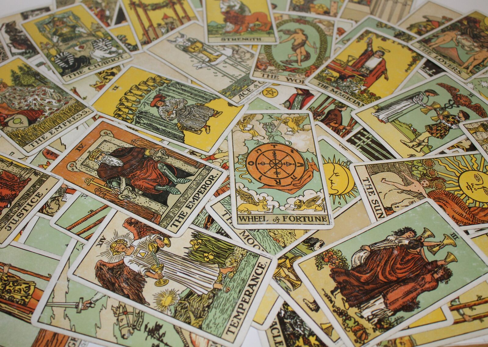 Canon EF-S 18-55mm F3.5-5.6 IS sample photo. Craft, tarot, divination photography