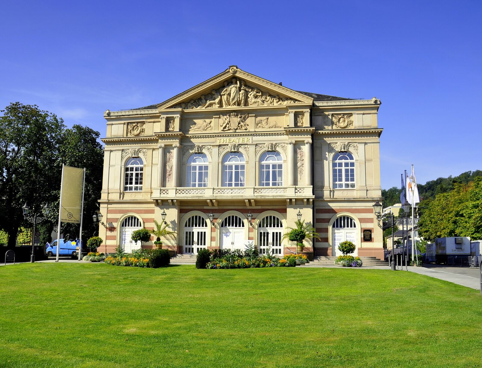 Nikon D5000 sample photo. Theatre, building, architecture photography