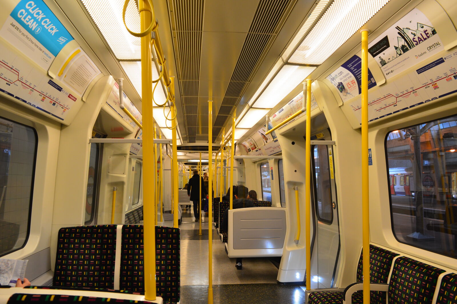 Nikon D3200 sample photo. Inside, metropolitan, line, london photography