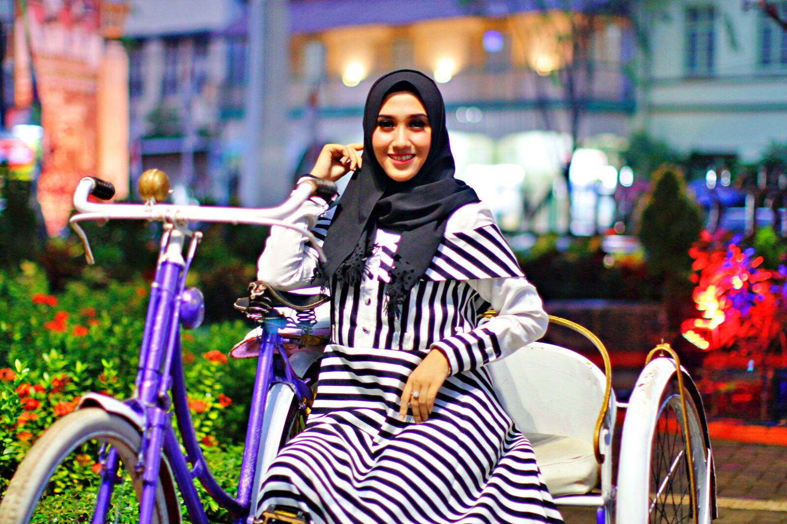 Canon EF 50mm F1.2L USM sample photo. Hijab, moslem, indonesia photography