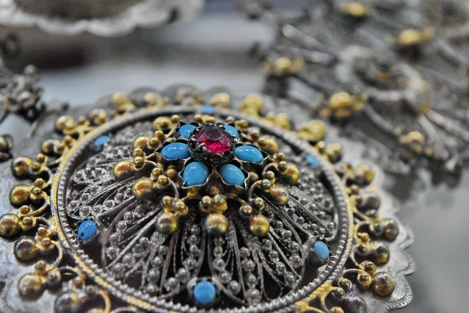 Nikon D5500 sample photo. Jewelry, decoration, precious, gold photography